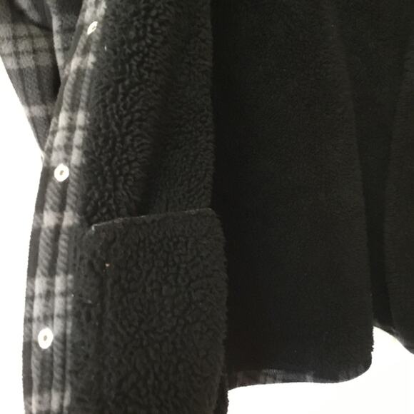 Voyager Dark Gray Plaid Sherpa Shirt - Picture 9 of 16